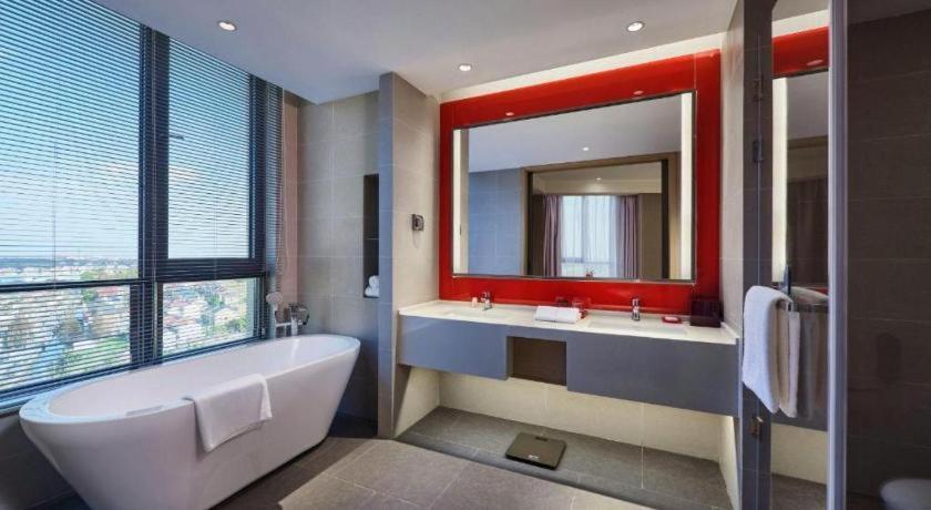 Q Pudong Hotel