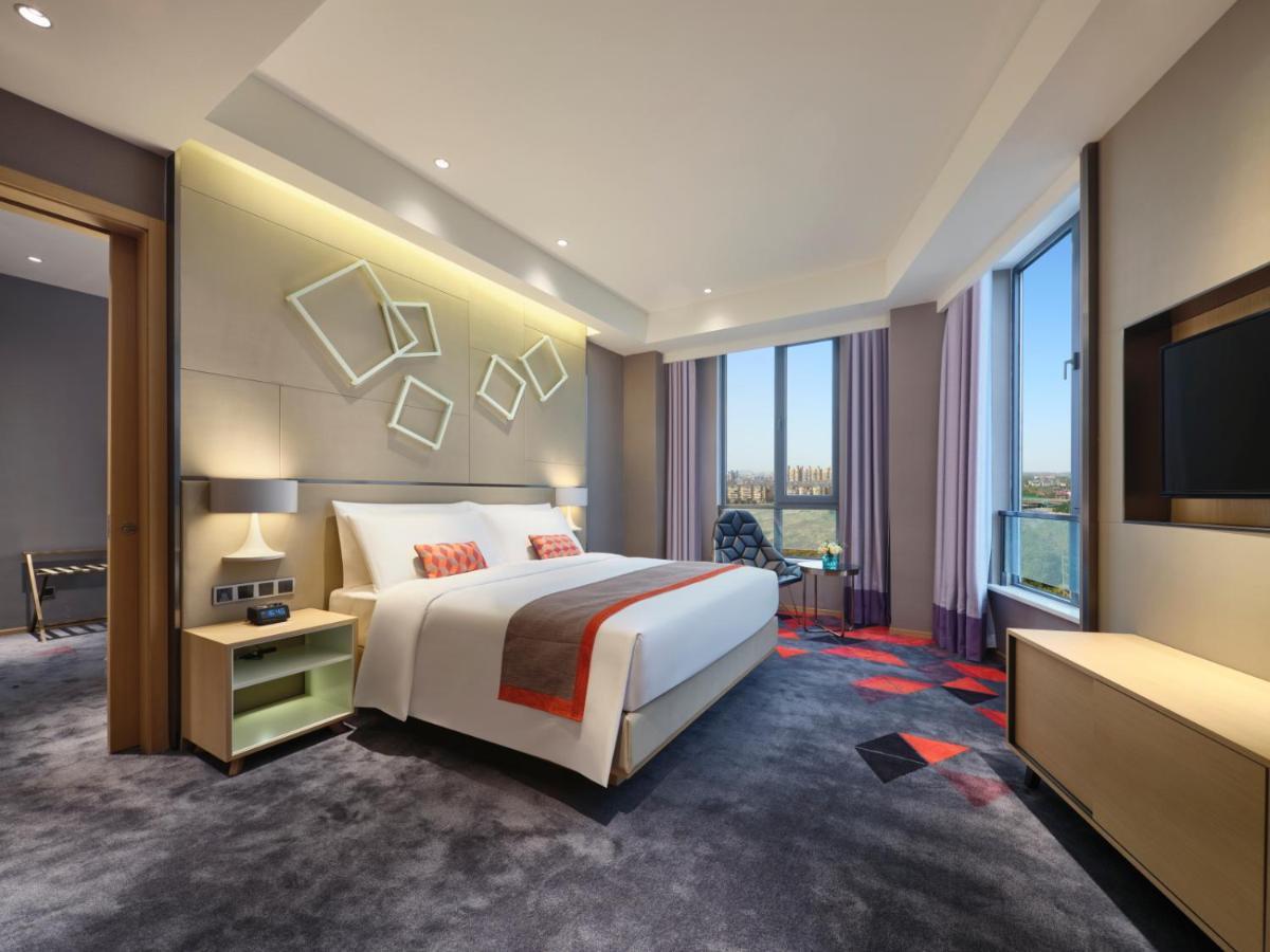 Q Pudong Hotel 4*